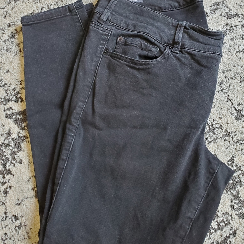 Torrid black jegging size 16R
